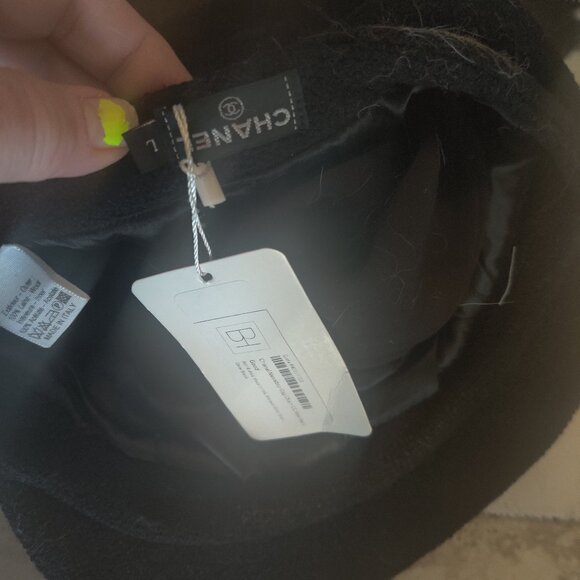 CHANEL tweed cap size L - Picture 3 of 4